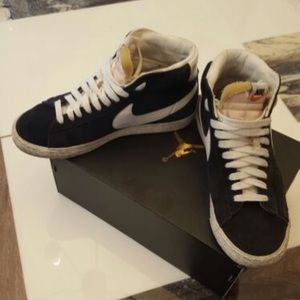 Nike x J.Crew Suede vintage size 8 men